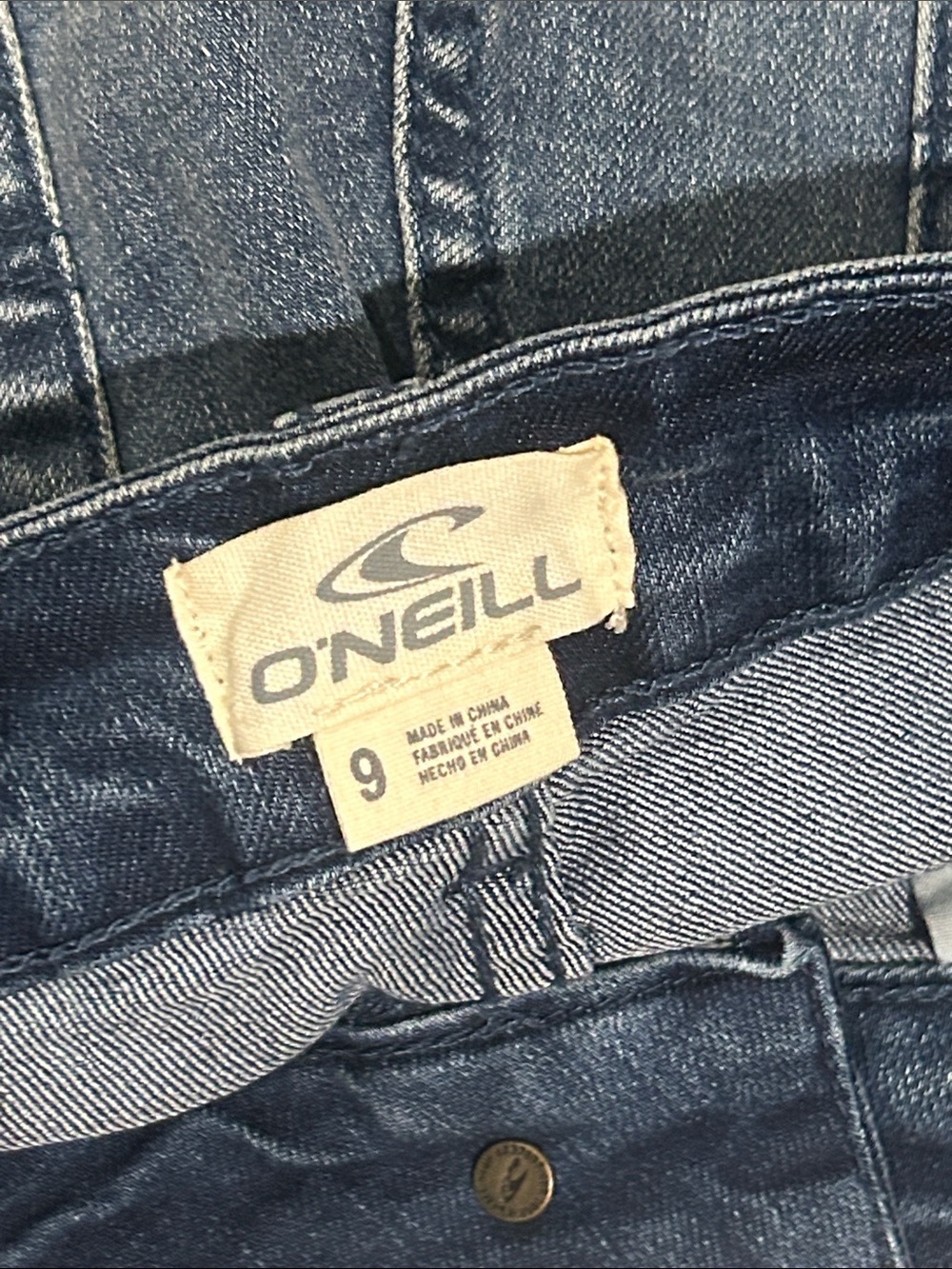 NWT O'Neill Blue Denim Shorts Juniors Size 9 Medium Wash 5-Pocket Stretch - Picture 3 of 3